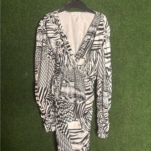 Elegant Monochrome Long Sleeve Dress